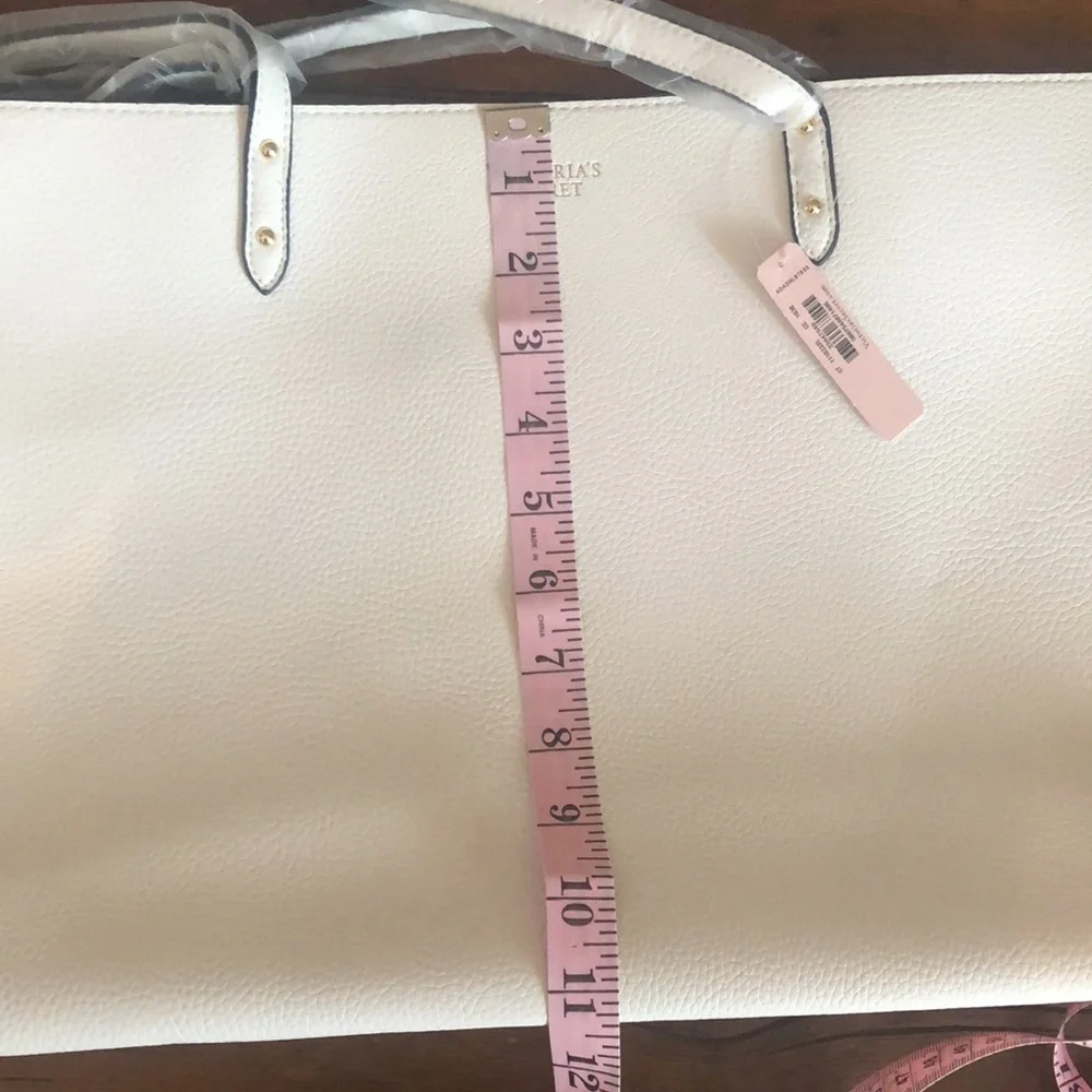 Victorias Secret closure present